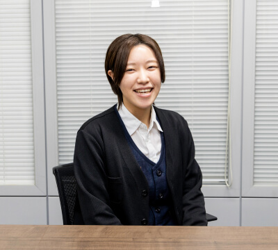 社員C